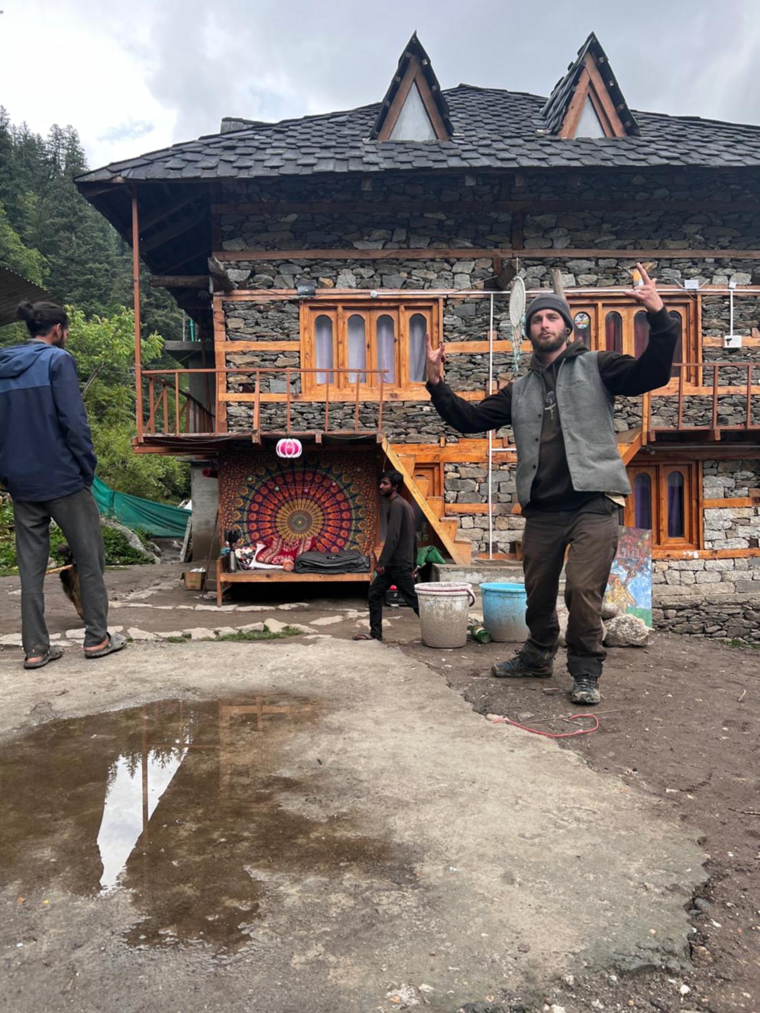 Kalgha Old Brahma Homestay מראה חיצוני תמונה