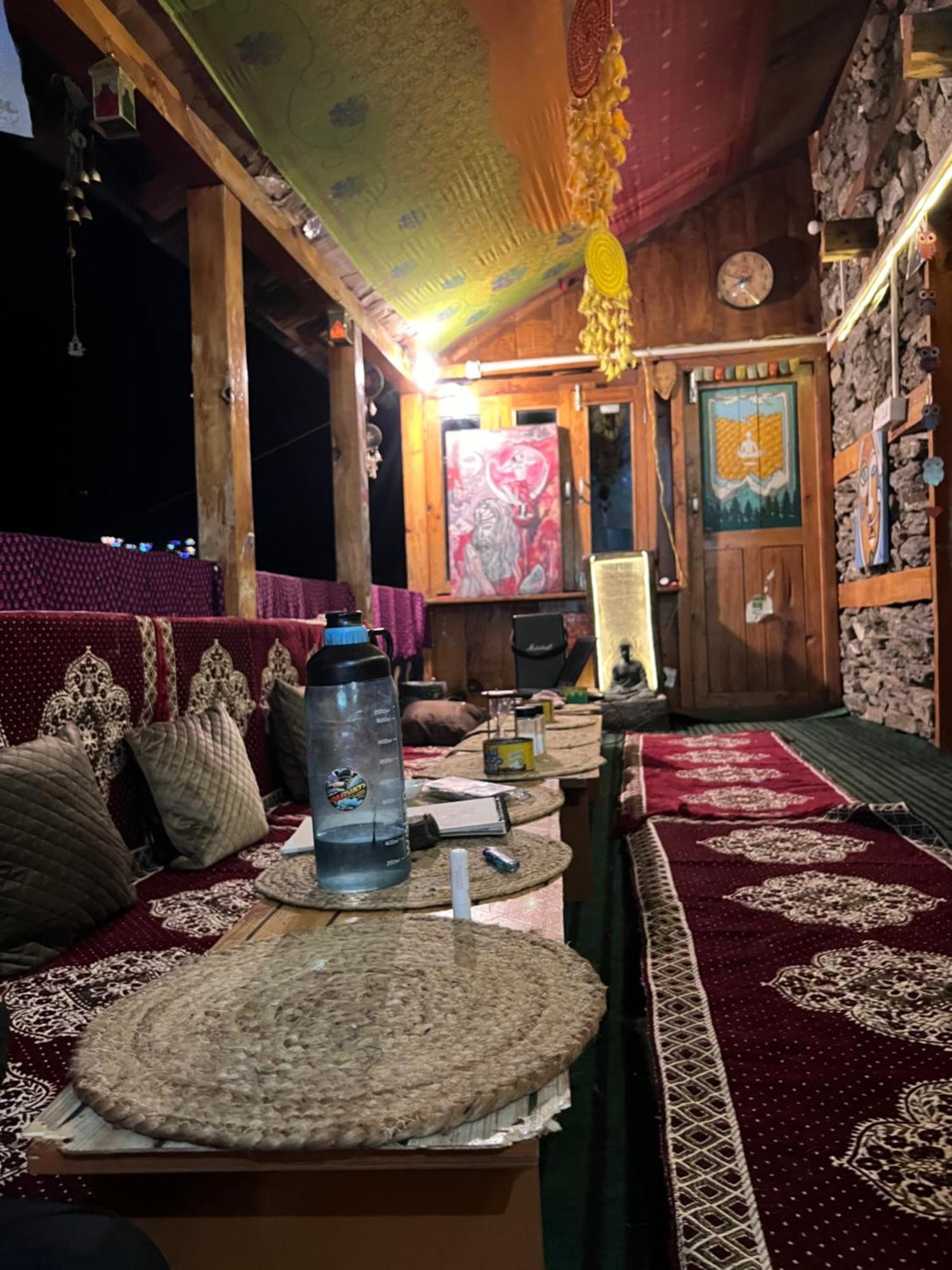 Kalgha Old Brahma Homestay מראה חיצוני תמונה