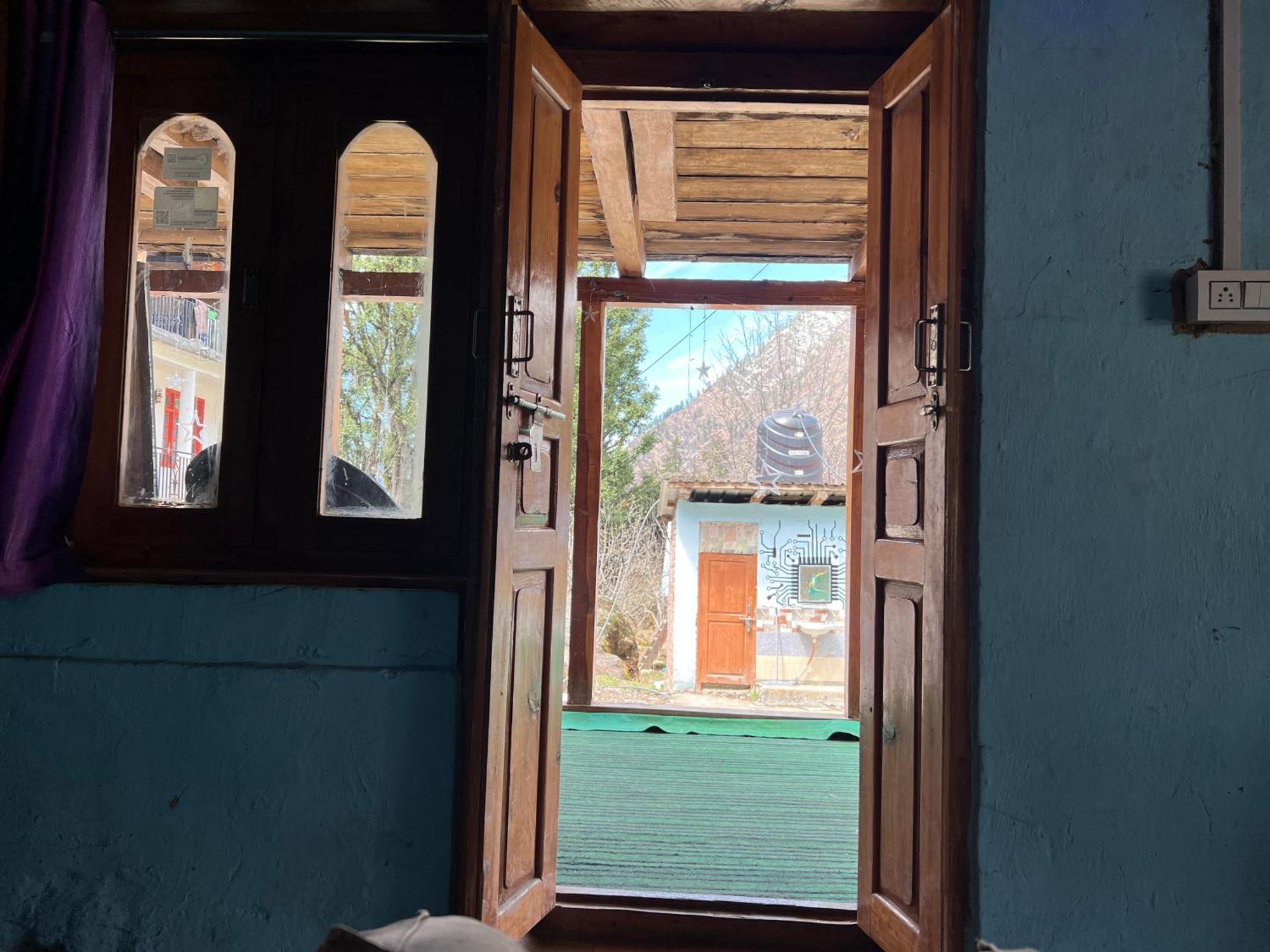 Kalgha Old Brahma Homestay מראה חיצוני תמונה