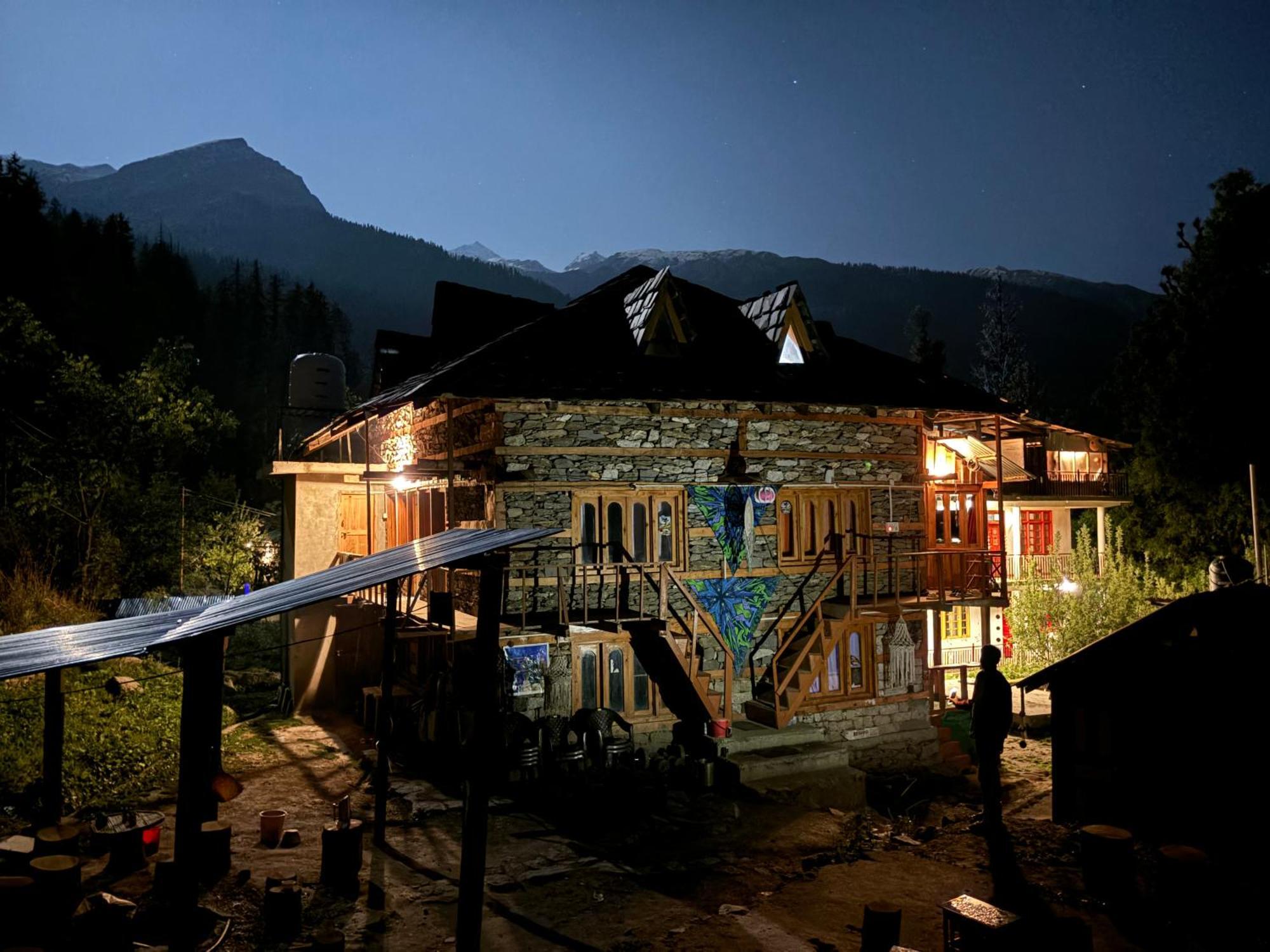 Kalgha Old Brahma Homestay מראה חיצוני תמונה